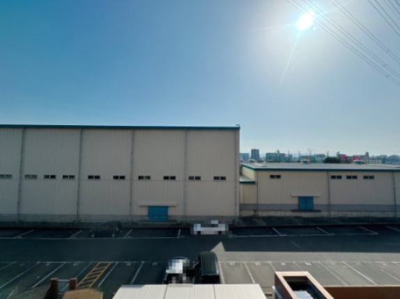 【展望】 | 三愛シティライフ箱崎12☆仲介手数料無料☆ | 都会にあって落ち着きも感じるハイブリッド。バルコニーで気のすむまで物思いに。