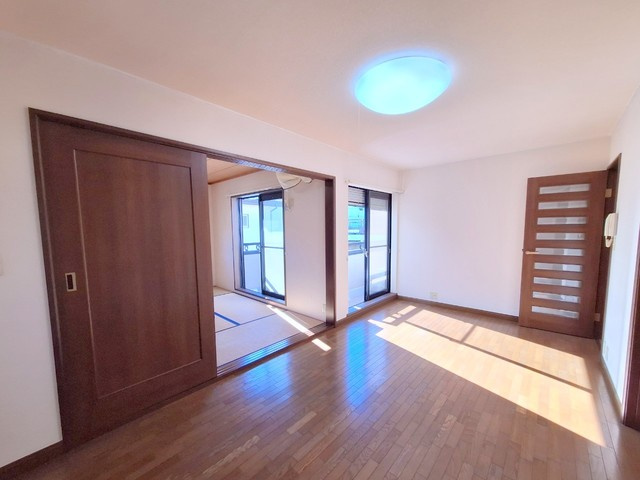 大野町メゾンの居間・リビング|★ダイニングキッチン★