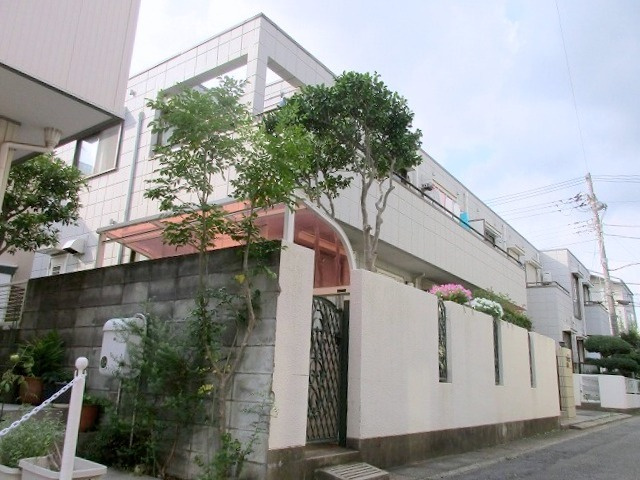 グリンデル・ハウゼの外観|★駅または物件現地お待ち合わせでのご案内も可能です★