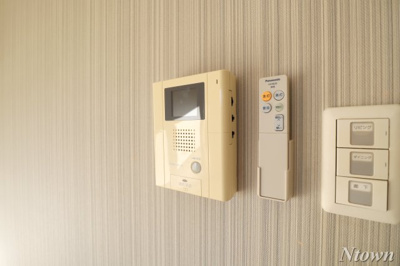 【セキュリティ】 | サンエスケーイワタ名城 | モニター付きインターホンです