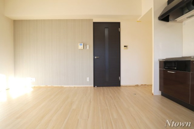 【居間・リビング】 | サンエスケーイワタ名城 | ゆったり過ごせる居間です