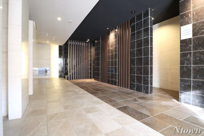 【ロビー】 | サンエスケーイワタ名城 | 建物の内部です