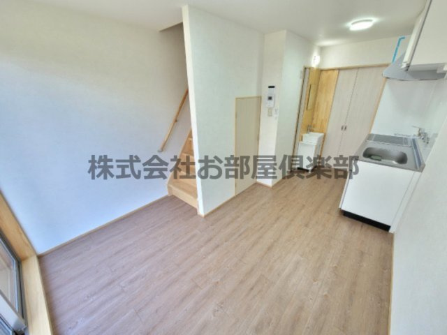 ディア・マインズ西牟田の居間・リビング|こちらのリビングで趣味の時間をお楽しみください