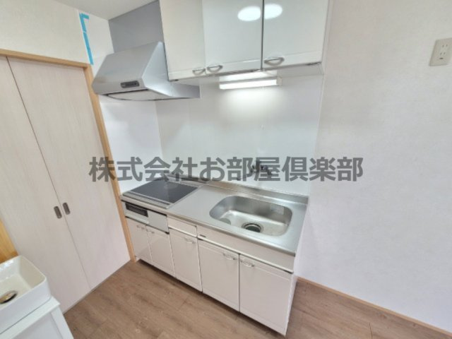 ディア・マインズ西牟田のキッチン|コンパクトなキッチンで掃除もラクラク