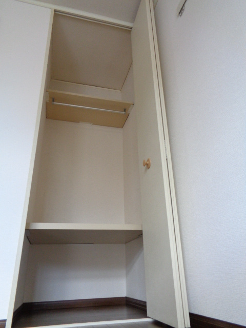 シティハイム　ヴェリテの収納|天井まで高さのある収納