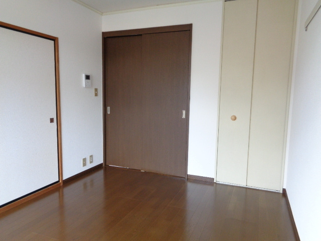 シティハイム　ヴェリテの洋室|６帖　振り分けタイプ　