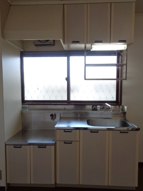 シティハイム　ヴェリテのキッチン|窓のあるキッチン