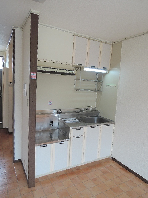 シティハイム　アベニューのキッチン|上下の収納も豊富なガス２口設置可キッチン