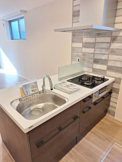 Ｔｈｅ　Ｓｋｙのキッチン|料理の幅も広がるグリル付ガス３口システムキッチン