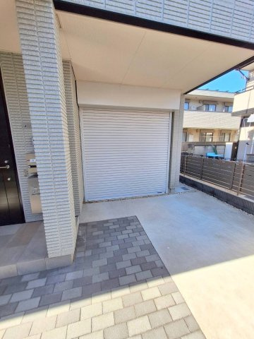 クレセントヒルズ鵠沼Ⅲの駐車場