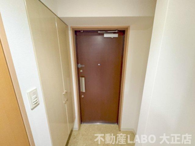 クレストコート難波サウスの玄関