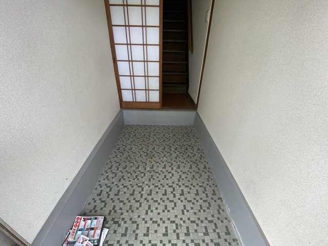 土山二戸一の玄関