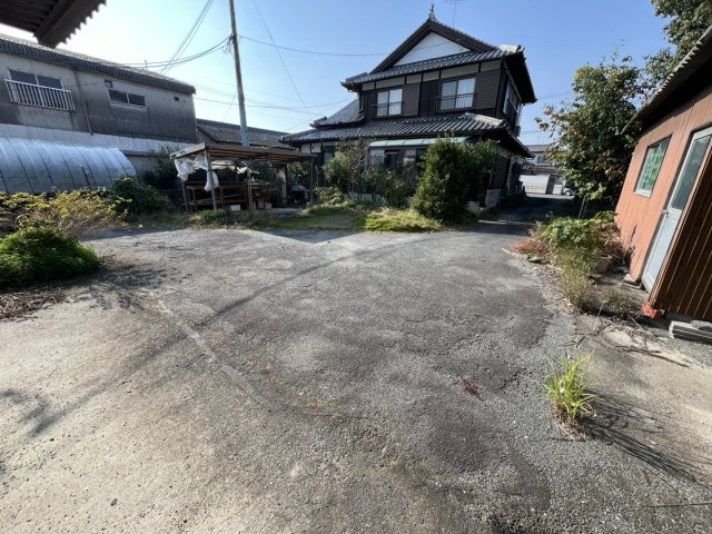 売倉庫　鏡町内田の駐車場
