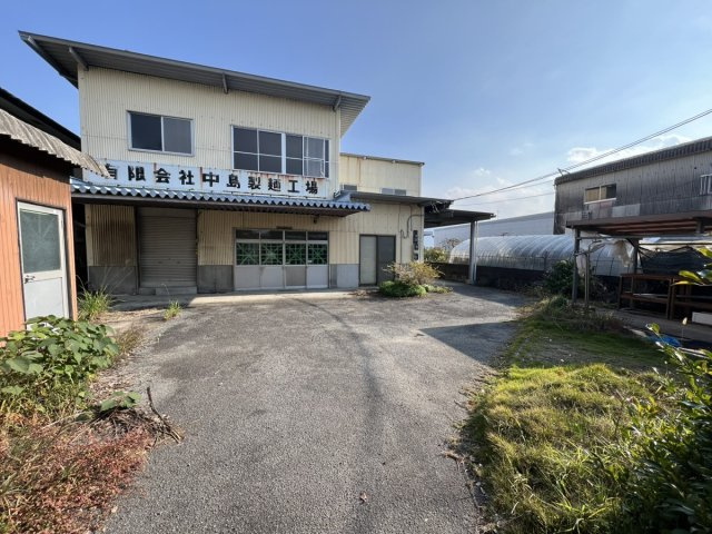 売倉庫　鏡町内田の駐車場