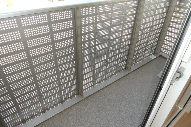 倉敷市真備町川辺のアパートのバルコニー