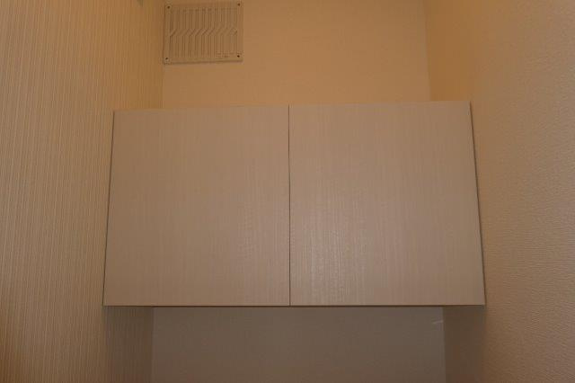 倉敷市真備町川辺のアパートのトイレ|トイレ棚