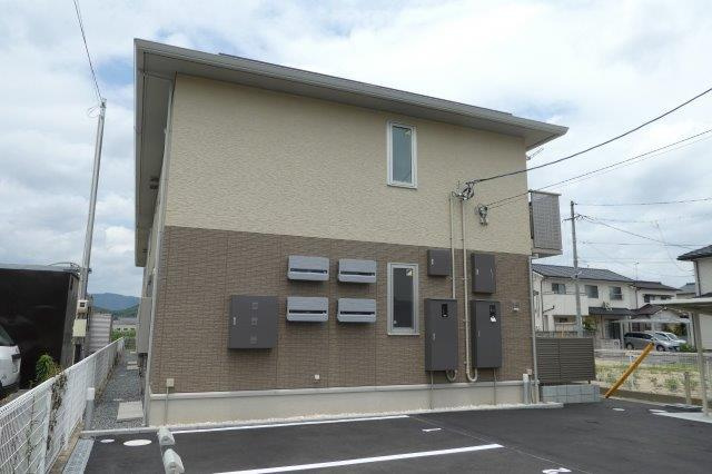 倉敷市真備町川辺のアパートの外観