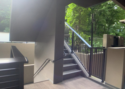 【設備】 | リーフィアレジデンス橋本 | 共有部分は、住民なら誰もが使える設備のこと。例えば駐車場やエレベーター、インターネット設備、セキュリティ設備などがあります。他にも、マンションの廊下・外部階段やエントランス・ゴミ置き場などがあります。