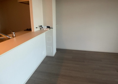 【ダイニング】 | リーフィアレジデンス橋本 | ダイニングは、食事や家族の団らんスペースとしてだけではなく、ほかの用途としても使用することができます。ダイニングテーブルを置き、食事のためのスペースを作ることでリビングとの差別化を図ることができます。