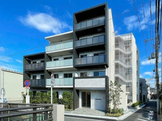 【外観】 | 鉄筋コンクリート造のがっちりとした建物。