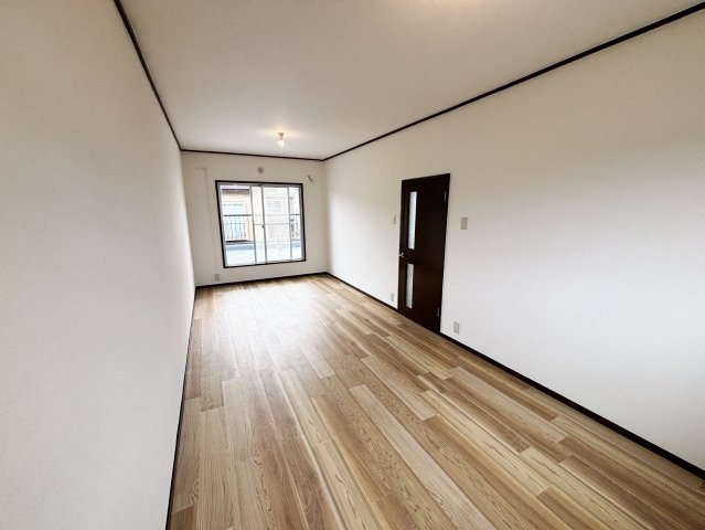 【洋室】 | 大枝西新林町五丁目テラスハウス | 2階洋室10.5帖