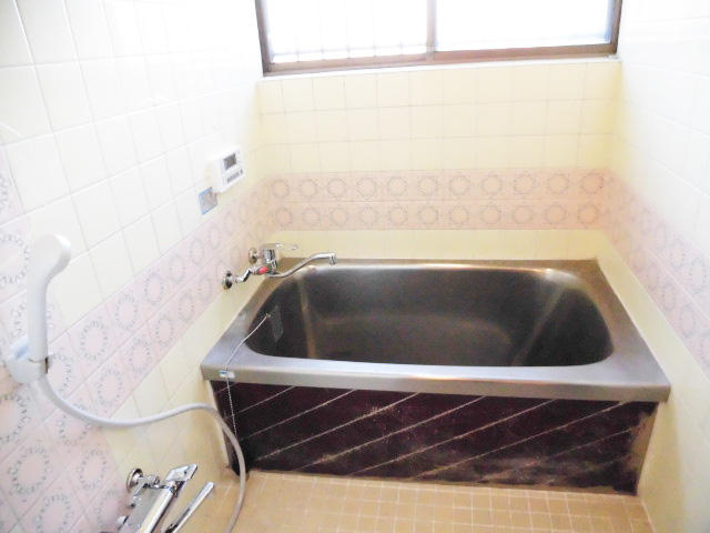 【浴室】 | 松戸市栗ヶ沢戸建 | 落ち着いた空間のお風呂です