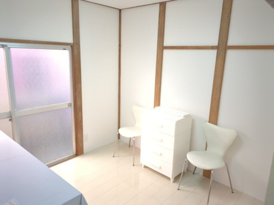 【洋室】 | 大網白里市永田　事務所付中古戸建 | きれいな洋室です