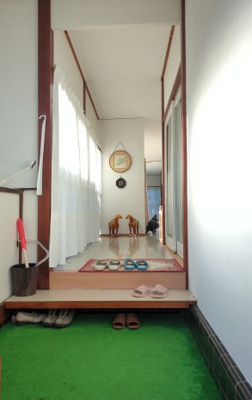 【玄関】 | 大網白里市永田　事務所付中古戸建 | シンプルで使いやすい玄関です