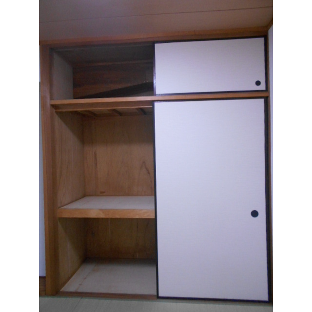 サン・アド・テシガワラの収納|和室　押入れ