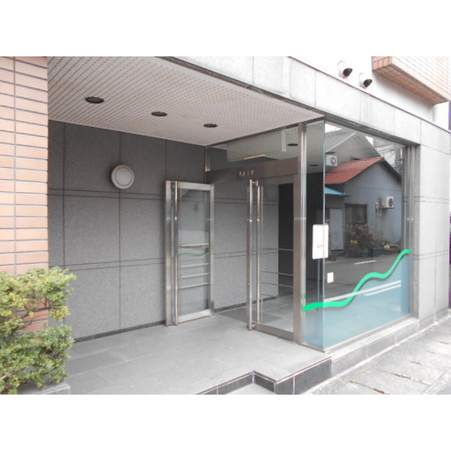 サン・アド・テシガワラのエントランス|お問い合わせは美濃善不動産駅前店へ！