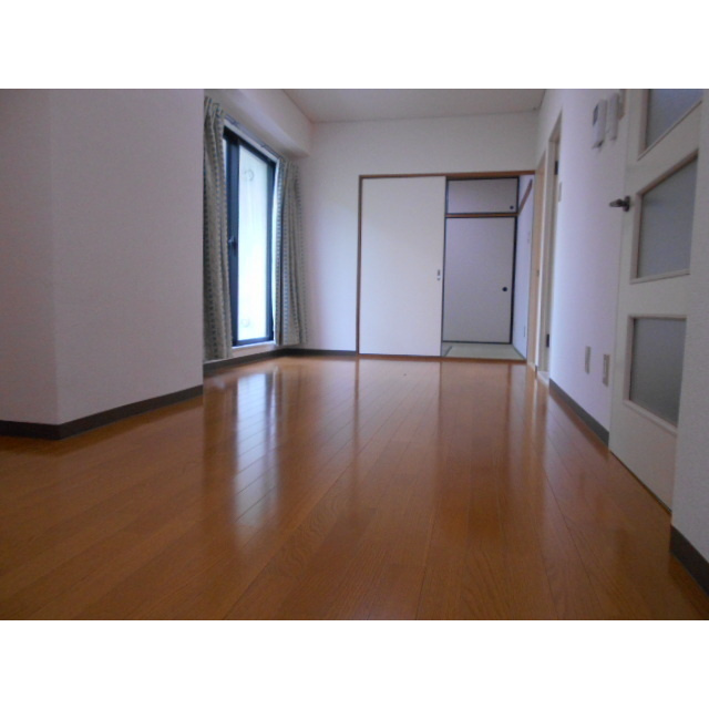 サン・アド・テシガワラの居間・リビング|リビング約9帖