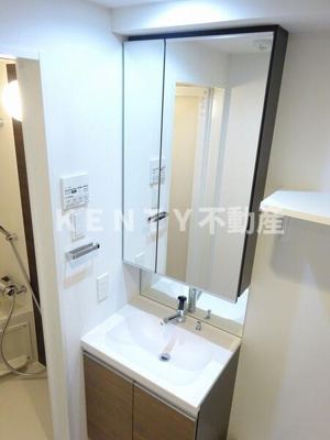 【洗面所】 | ラフィスタ蒲田南Ⅱ | 明るい洗面所です