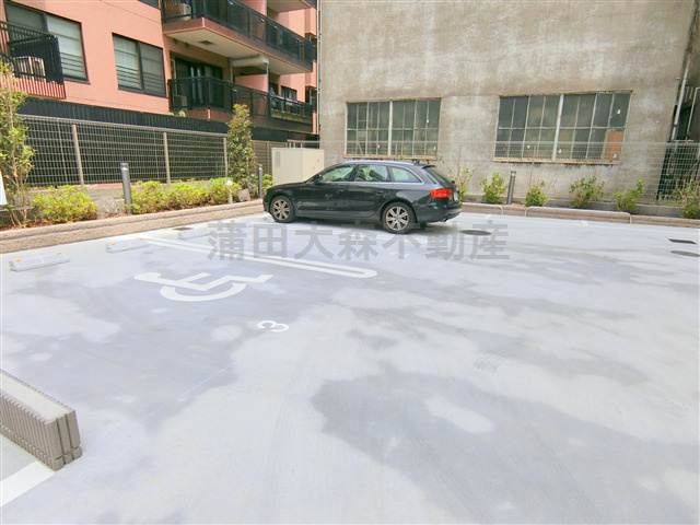 グランシャリオ羽田の駐車場|敷地内平置き駐車場　空き状況等詳細はお問合せください。