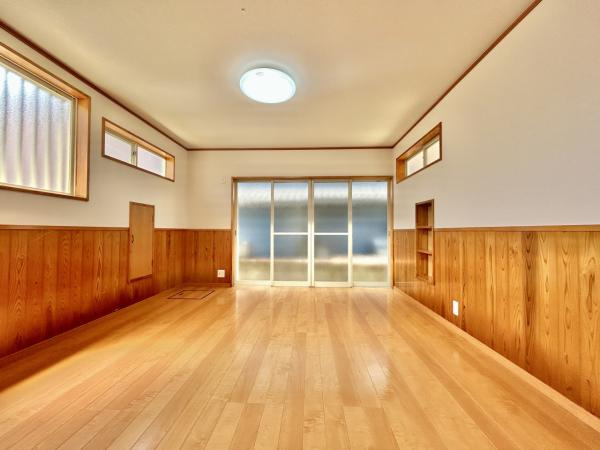 高知市一宮しなね1丁目 戸建ての洋室|【リフォーム工事完了】リビングに隣接した1階洋室。