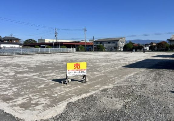 都城市志比田町の売地の外観