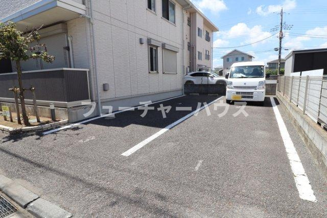 モダンコート見川　Ｍ＆Ｋの駐車場