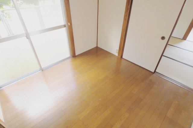 宮脇貸家の居間・リビング