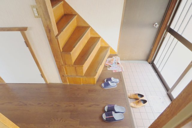 宮脇貸家の玄関