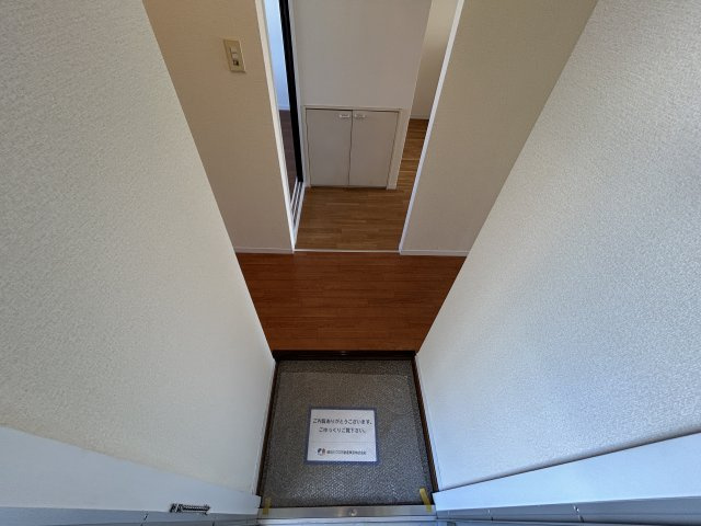 ファミリーハイツの玄関|収納もある玄関です