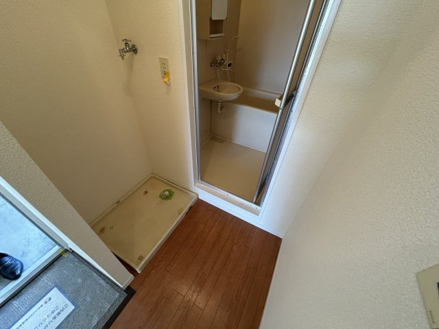 ファミリーハイツの洗面所|明るい洗面所です