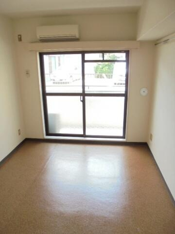 スカイコート高砂第2の洋室