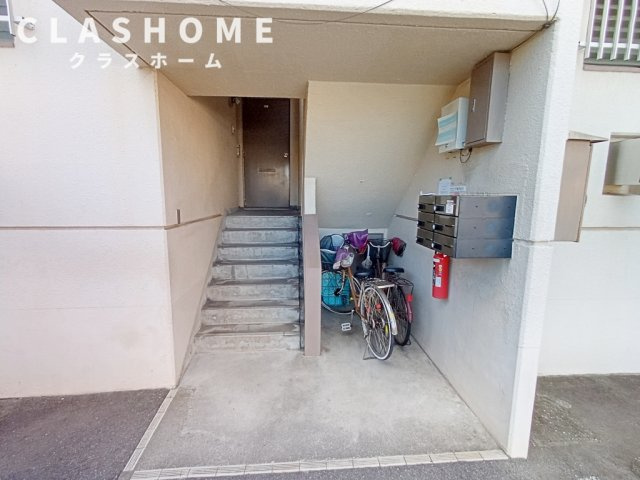 みどりマンション　　 刈谷市近郊の賃貸はクラスホームのエントランス