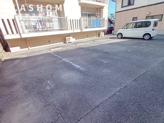 みどりマンション　　 刈谷市近郊の賃貸はクラスホームの駐車場