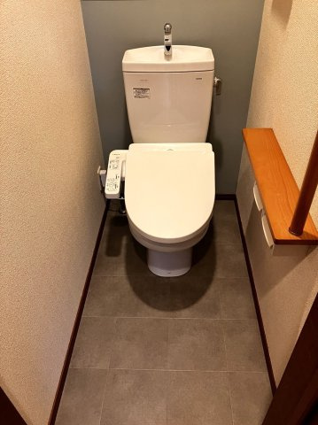 ６４０７２　岐阜市早田東町中古戸建てのトイレ