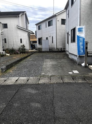 ６４０７２　岐阜市早田東町中古戸建ての駐車場