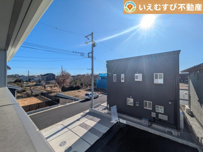 【展望】 | URBAN STYLE　東松山市石橋2期 | 高い建物が無く開放感のある展望
バルコニーからの展望も開けていて閑静な住宅地が望めます。日当りも良いですね♪