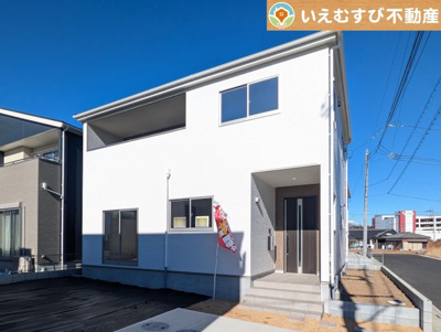 【外観】 | URBAN STYLE　東松山市石橋2期 | 【完成済み】清潔感ある白を基調としたシンプルモダンな落ちついた外観！
是非ご内覧ください！実際に現地を見たり内覧してみると夢が膨らみますよね♪