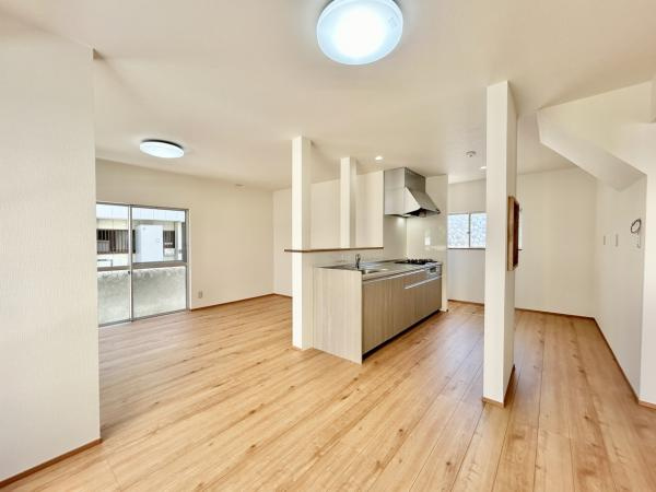 高知市五台山 中古戸建ての居間・リビング