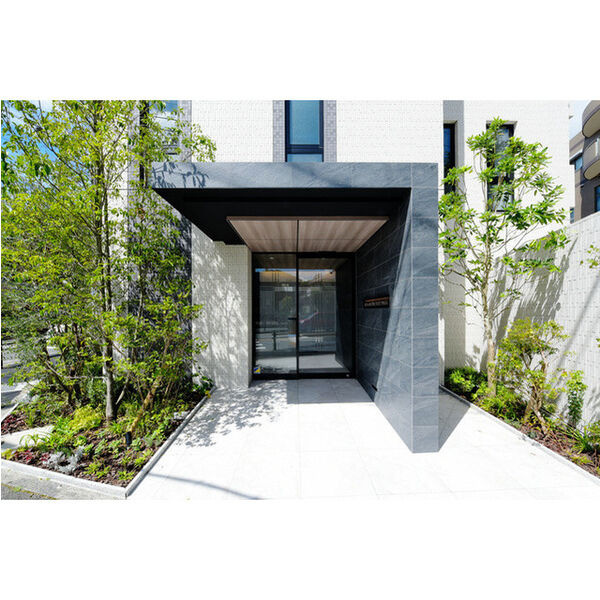 ミレーネ芦屋東山のエントランス