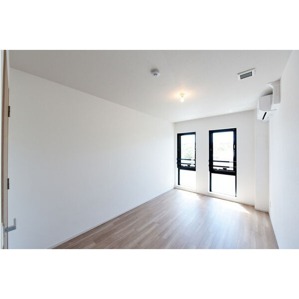 ミレーネ芦屋東山の居間・リビング